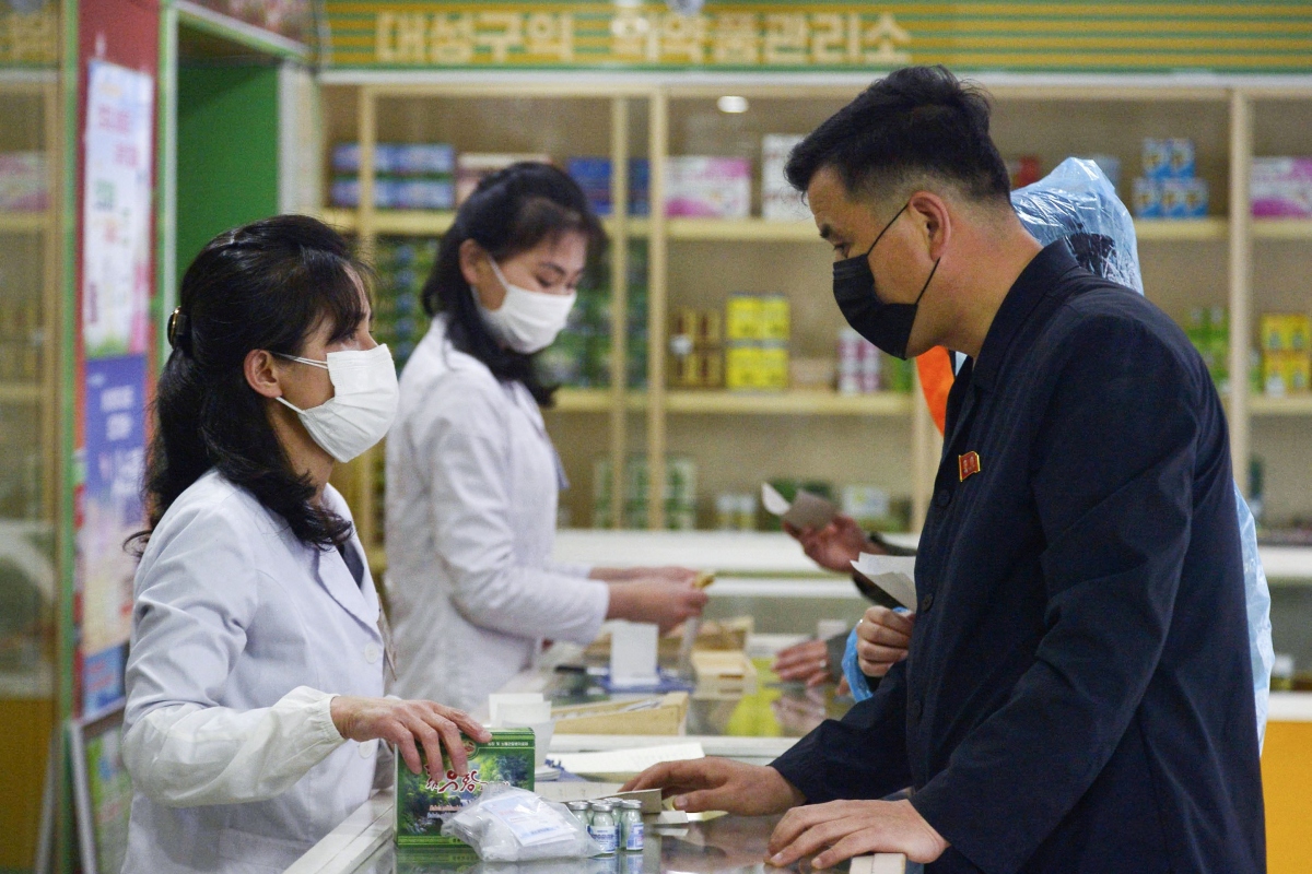 Triều Tiên chuẩn bị thuốc điều trị Covid-19 nhằm ngăn dịch từ Trung Quốc